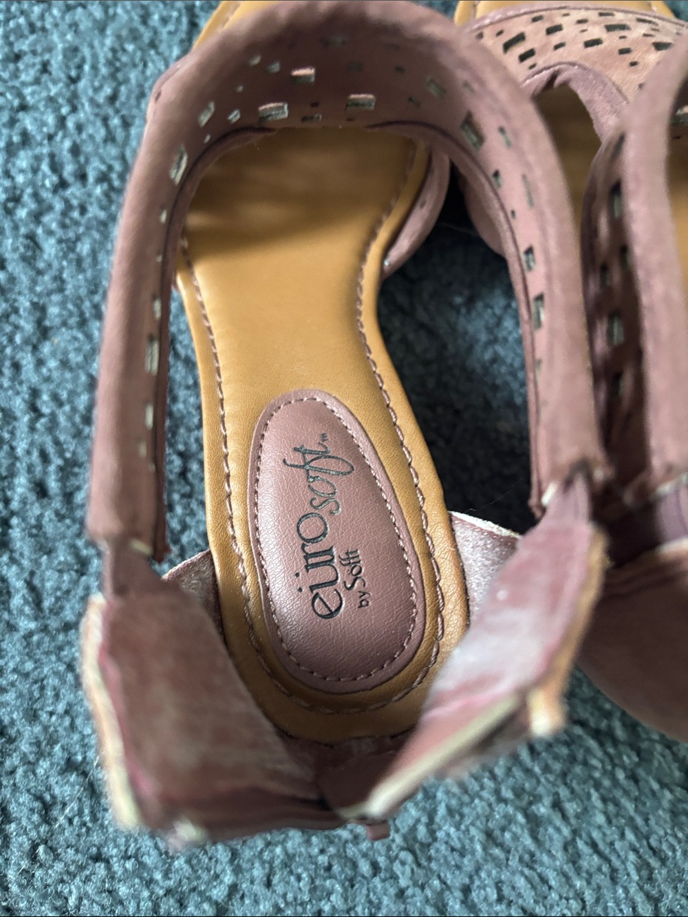 Euro Soft by Sofft Women's Mauve Cutout Sandal size 7 - Picture 2 of 4